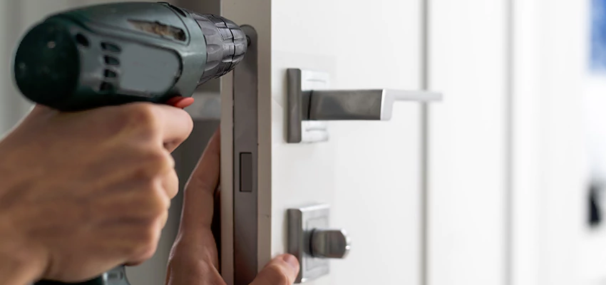 Locksmith For Lock Replacement Near Me in Woodside, CA