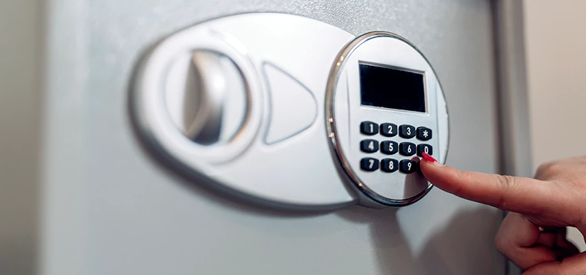 Jewelry Safe Cracking in Woodside, California